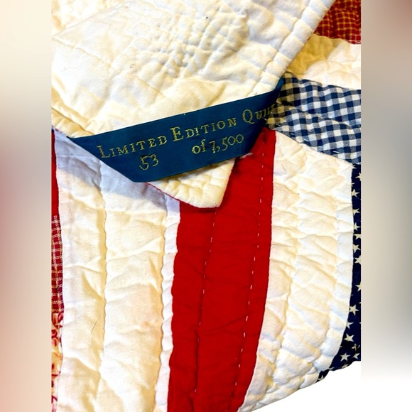 ❤️❤️PATRIOTIC RED WHITE AND BLUE STARS PATCHWORK QUILT SIZE LIMITED EDITION. - Picture 4 of 9